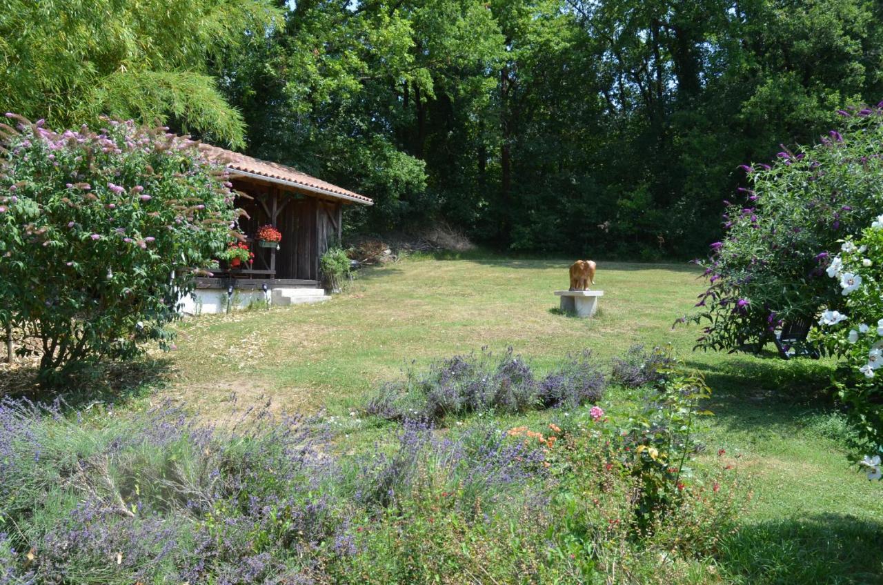 Katy'S Barn Saint-Aulaye-Puymangou Exterior foto