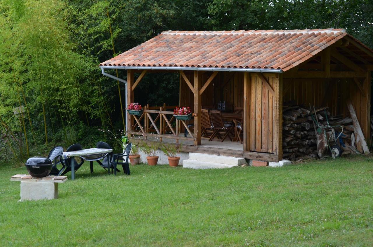 Katy'S Barn Saint-Aulaye-Puymangou Exterior foto