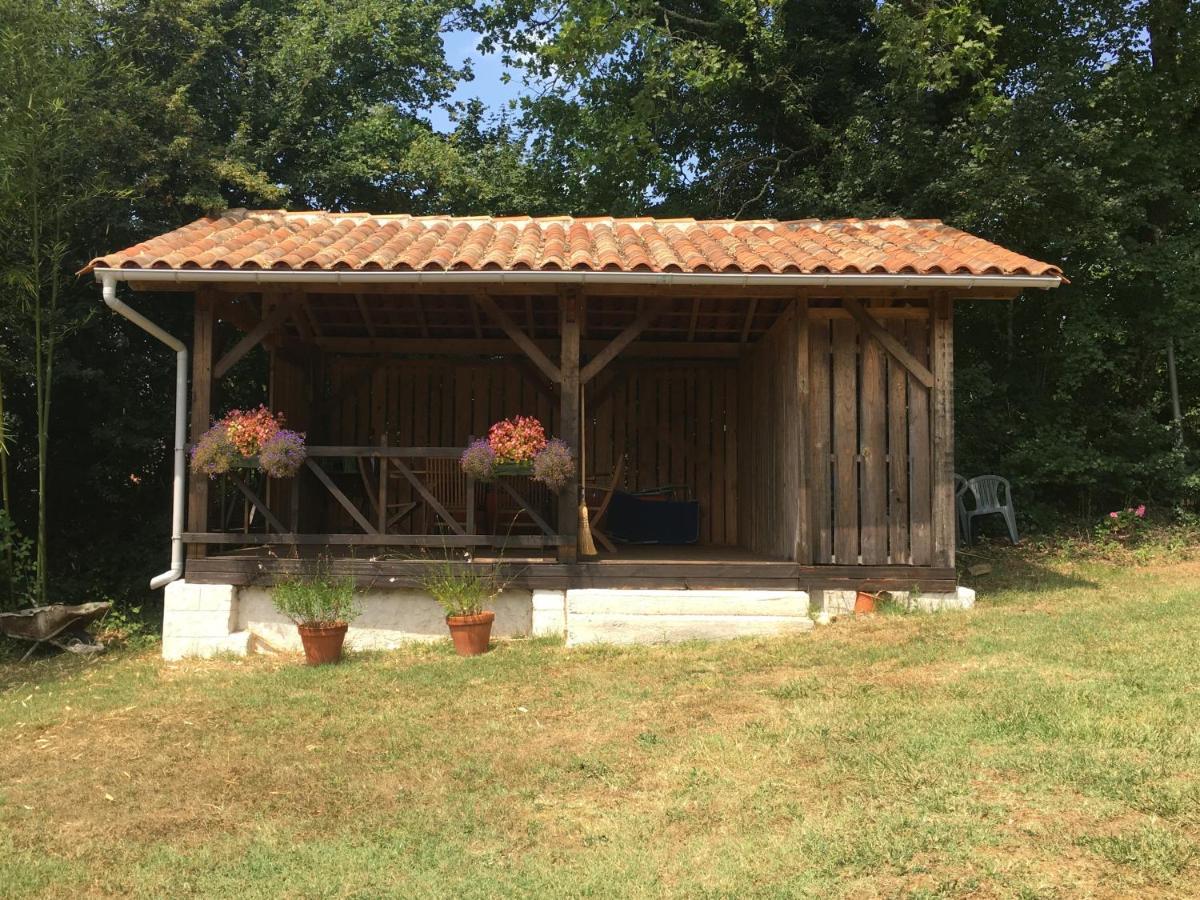 Katy'S Barn Saint-Aulaye-Puymangou Exterior foto