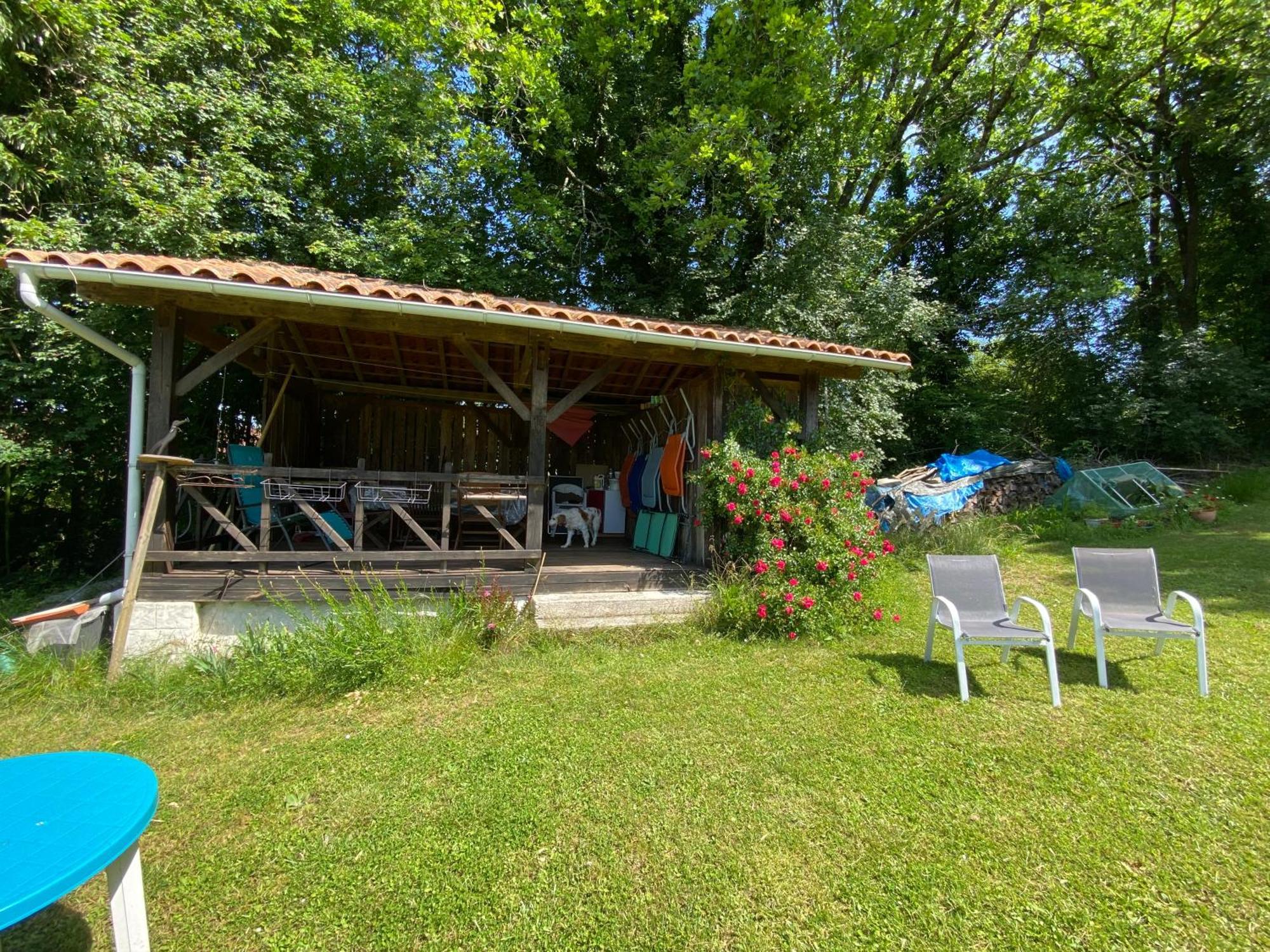 Katy'S Barn Saint-Aulaye-Puymangou Exterior foto