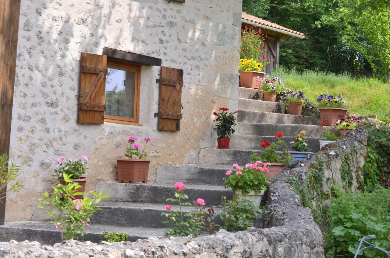 Katy'S Barn Saint-Aulaye-Puymangou Exterior foto